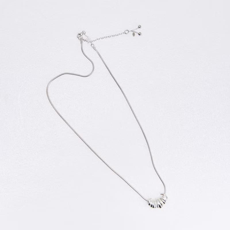 可頌與櫻桃項鍊