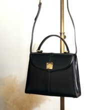 【 日本直送　名牌中古包 】Yves Saint Laurent  ショルダーバッグ ブラック YSLモチーフ レザー 2way ミニバッグ sd7ybz