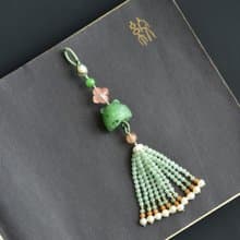 【花花虎】天然和田玉烏蘭海碧玉蘋果綠雕刻老虎流蘇吊飾