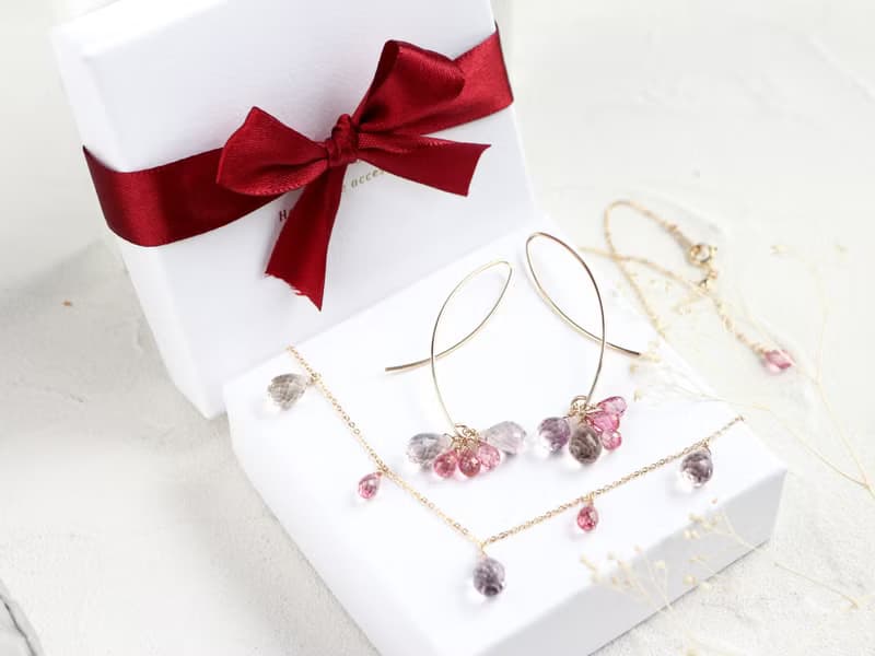 14kgf-pink chilly tears pierced earrings & short necklace(ajustable chain)