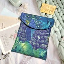 彩色噴墨系列-綠色森林山丘防撥水牛津布收納袋7.8吋電子書保護套