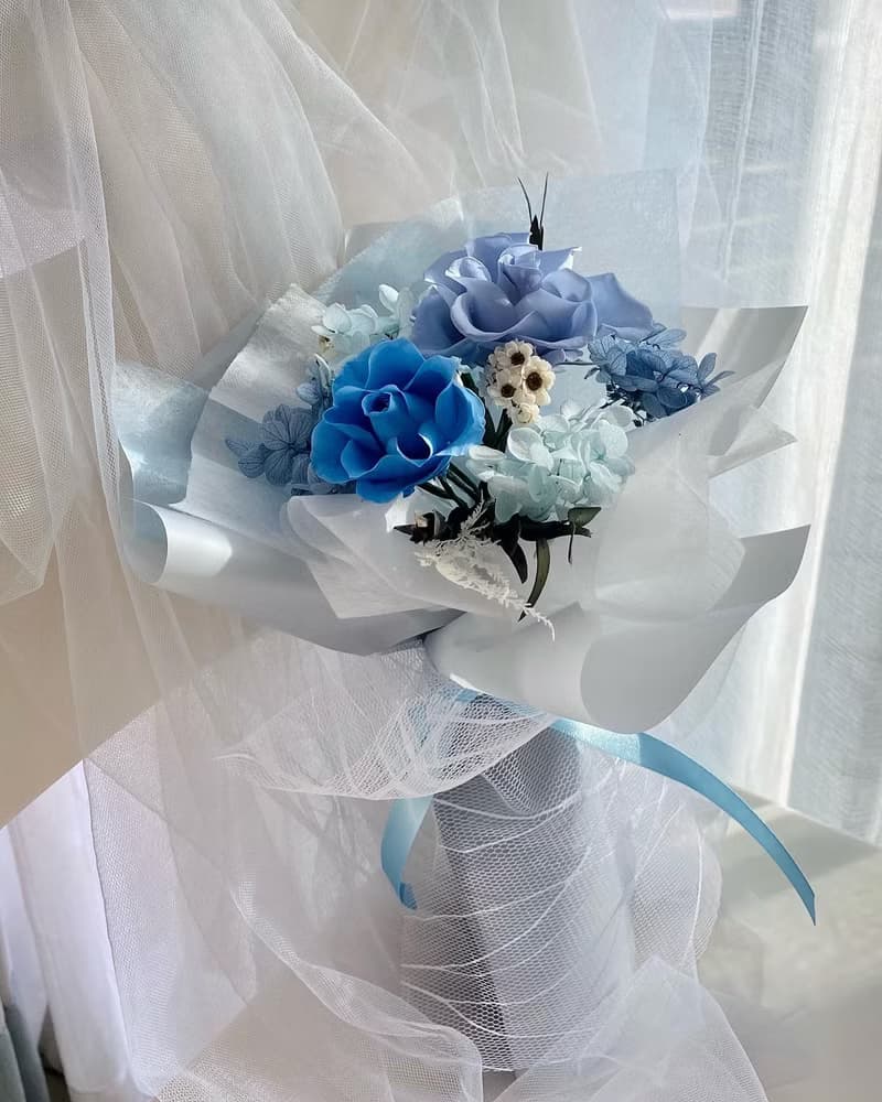 優雅霧藍 網紗永生花束 畢業花束 生日花束 情人節禮物 代寫卡片