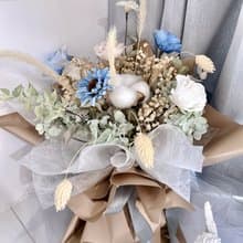 碧藍天使 玫瑰滿天星永生花束 情人花束 生日花束 療癒色系