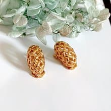 vintage jewelry  典雅立體金色交織網狀  夾式耳環