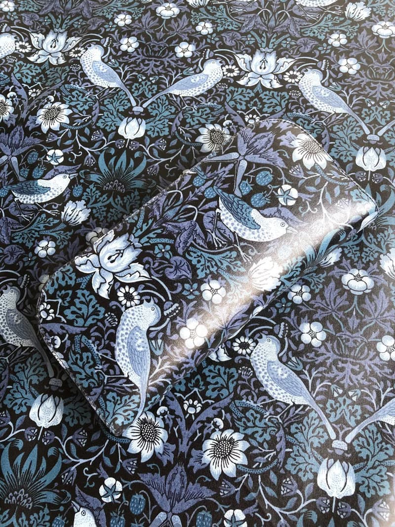 Morris【草莓小偷】防水布-長夾/皮夾/零錢包/禮物