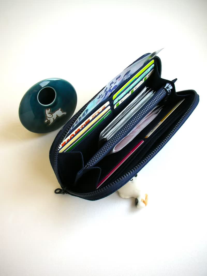 Morris【草莓小偷】防水布-長夾/皮夾/零錢包/禮物