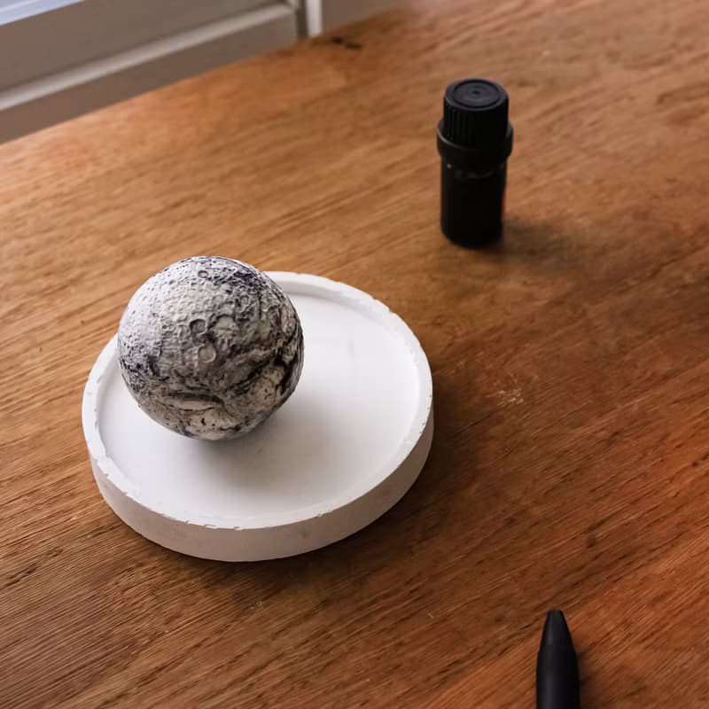 墨色渲染星球擴香石禮盒(含精油)