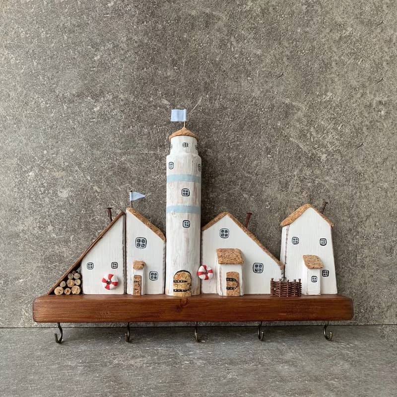 Wooden Pine Wall Key Holder Houses 5 Hooks Internal Hook Attachment