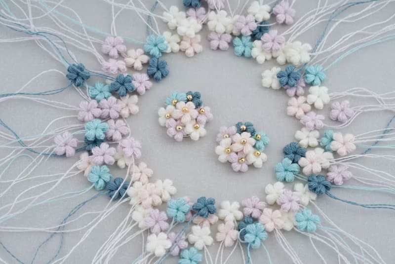 小花のブーケピアス/イヤリング