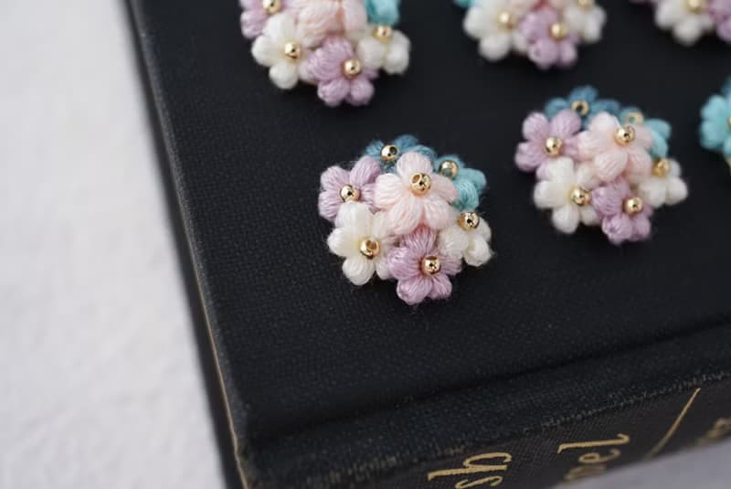 小花のブーケピアス/イヤリング