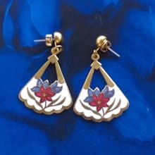 【西洋古董飾品 】景泰藍 白底 三角波浪 花卉 耳勾針 針式耳環