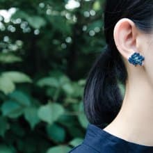 岩生鹿角刺繡鉤織耳環 藍