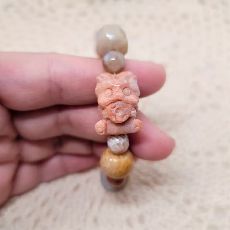 珊瑚玉吞金獸招財設計款手串