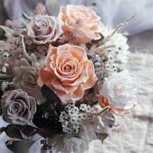 手綁花束 / 不凋花與乾燥花系列 / 浪漫的不凋玫瑰捧花