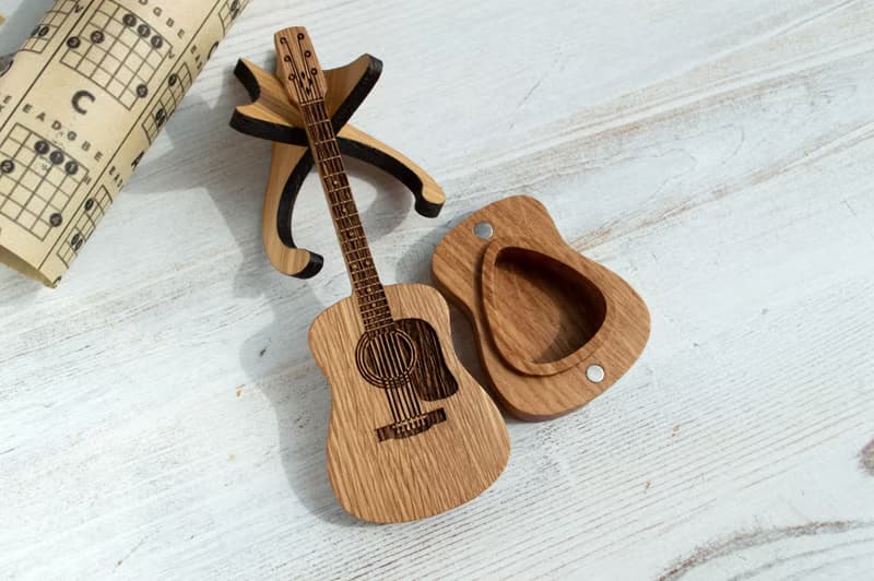 雕刻拨片吉他拨片盒 送给吉他手 音乐家或音乐爱好者的礼物