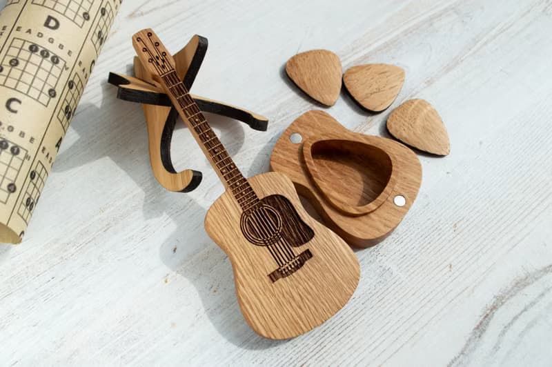 雕刻拨片吉他拨片盒 送给吉他手 音乐家或音乐爱好者的礼物