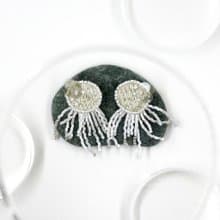| 茷 | 耳針/耳夾 | #116 | 手刺繡水母珠串耳環 - Jellyfish