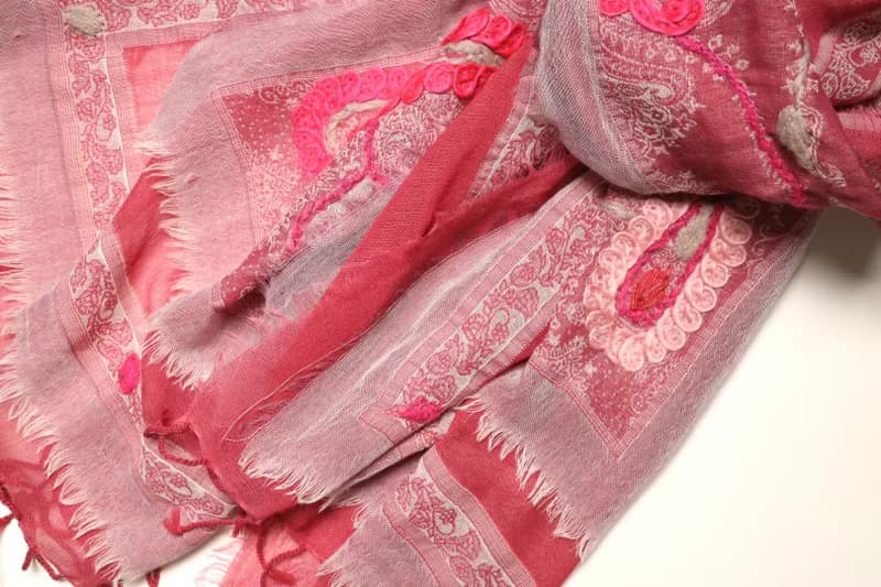 【畢業禮物】喀什米爾水煮羊毛手工刺繡圍巾披肩甜粉色蕾絲三層