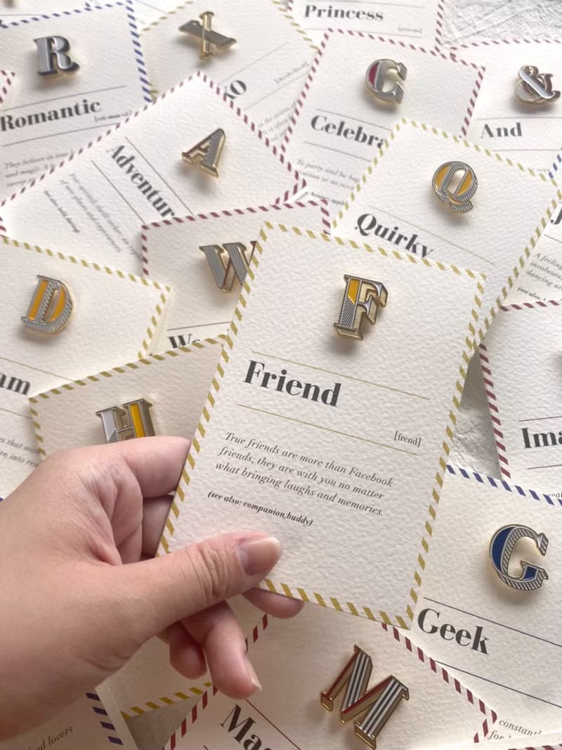F / Friends-琺瑯徽章卡－附信封 開學季 情人卡 萬用字母卡