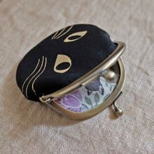 送禮/招財貓*黑貓零錢包S 京都匠人純絹口金包。俏皮獨特好運陪伴