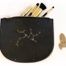 【聖誕交換禮物】節慶限定包裝版  星座謎情 繡線拉鍊手拿包