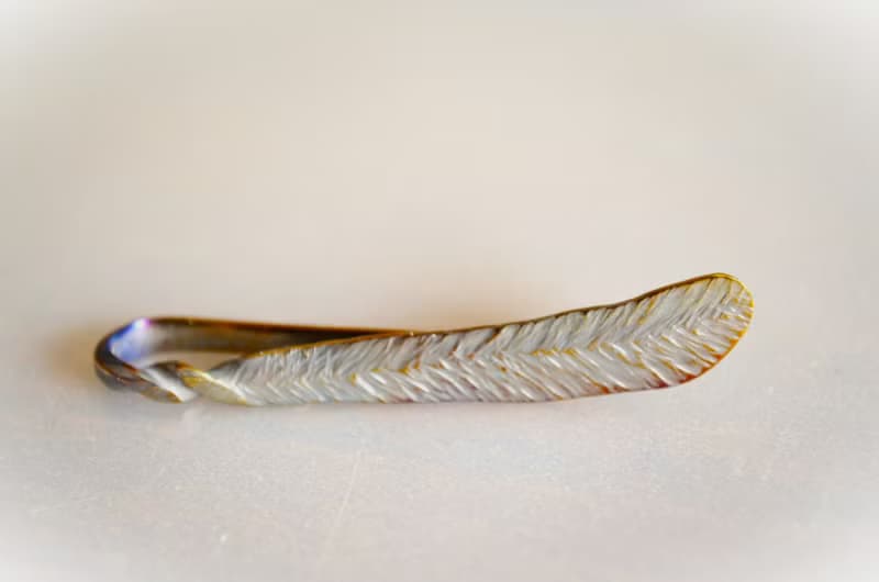 Titanium tie bar・飾り羽の純チタンネクタイピン５６mm・A