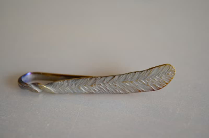 Titanium tie bar・飾り羽の純チタンネクタイピン５６mm・A