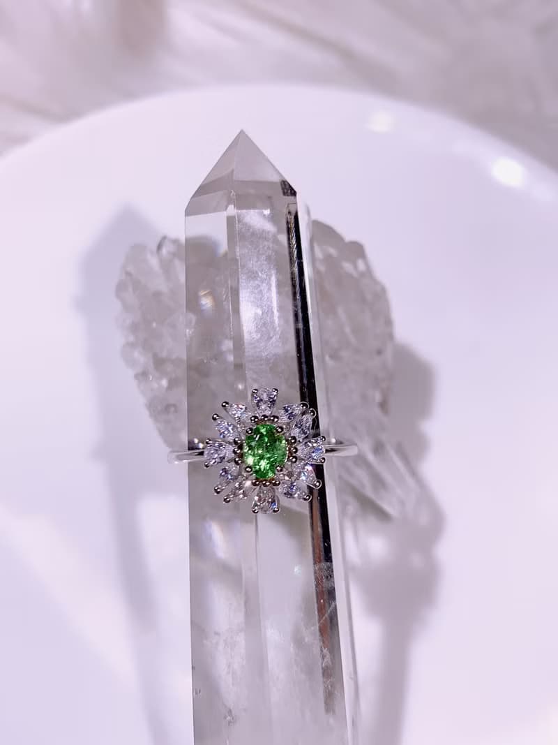 天然沙佛萊 花花款 0.38克拉 925純銀 綠色精靈 招財寶石