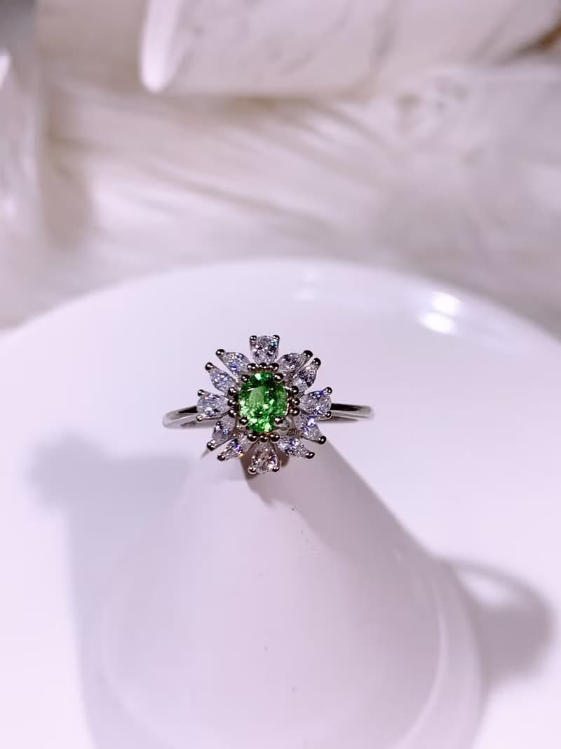天然沙佛萊 花花款 0.38克拉 925純銀 綠色精靈 招財寶石