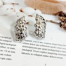 vintage jewelry  Monet 亮銀金屬網狀 夾式耳環