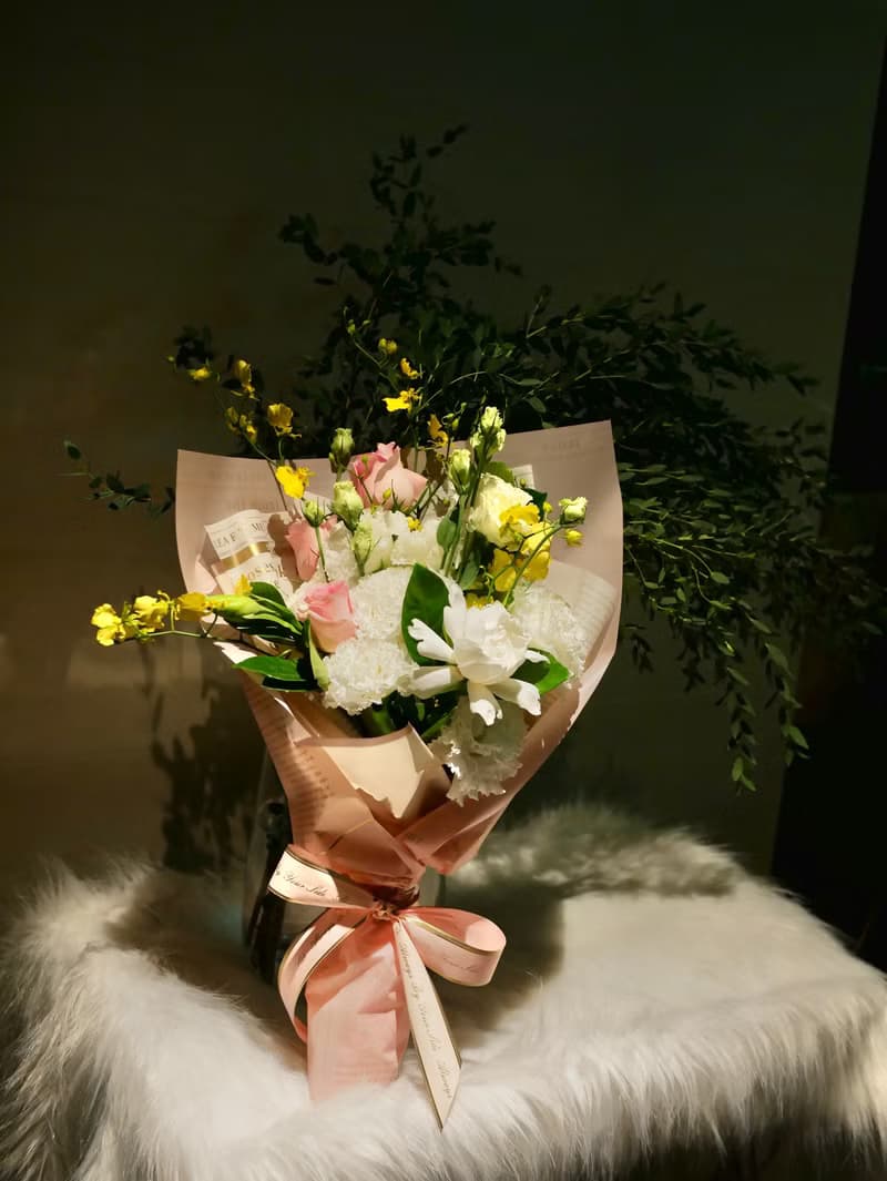 鮮花花束 畢業花束 授獎 禮物 求婚 情人節 白色系