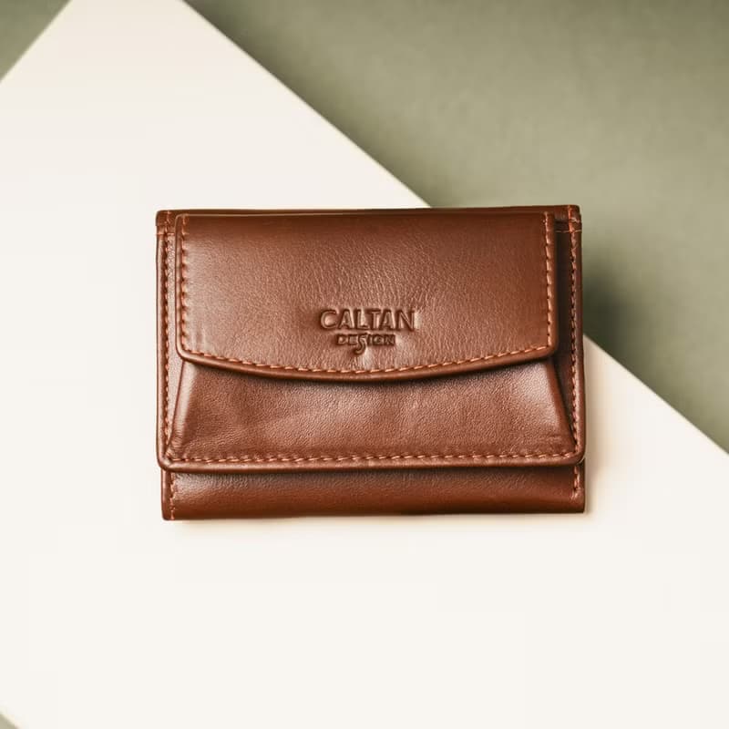 【24hr快速出貨】文藝打褶真皮三折短夾-兩色(075360)