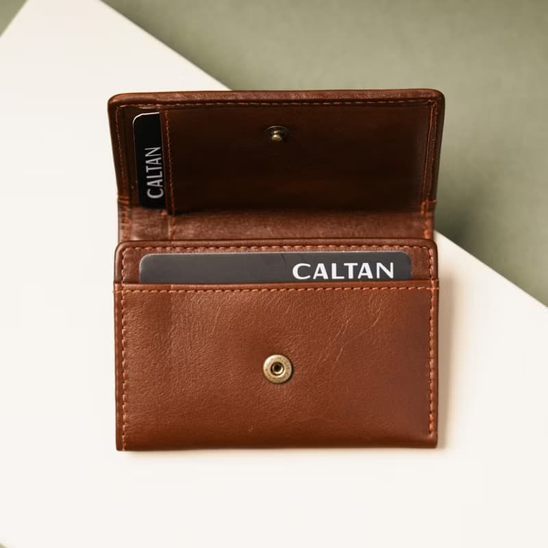 【24hr快速出貨】文藝打褶真皮三折短夾-兩色(075360)