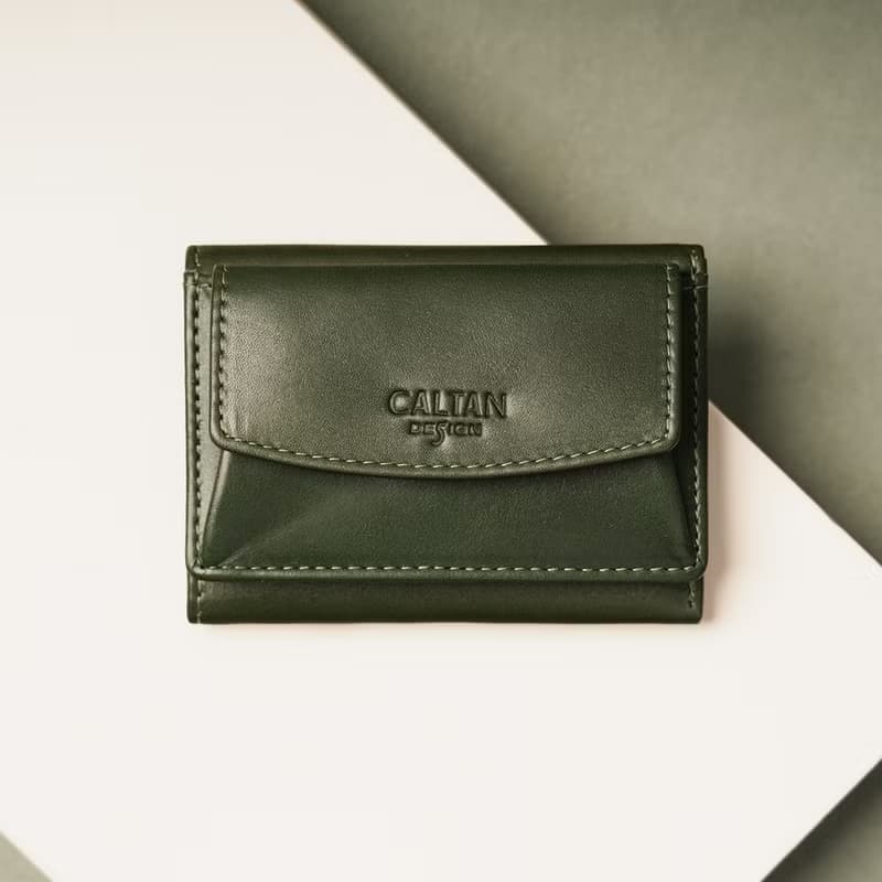 【24hr快速出貨】文藝打褶真皮三折短夾-兩色(075360)