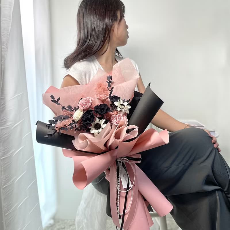 【艸弄Garden Lane Floral】Black Pink永生花束/求婚花束