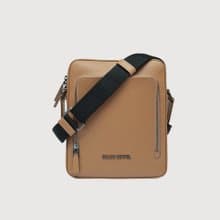 【滿3999送鑰匙圈】維克多-D 直式斜背包-淺棕/BF512-17-CS