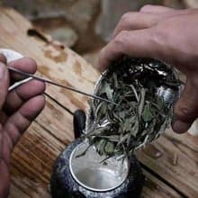 手工銀編人字紋茶則
