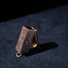 1890s 英國 維多利亞時代晚期 雕花盒純銀吊墜