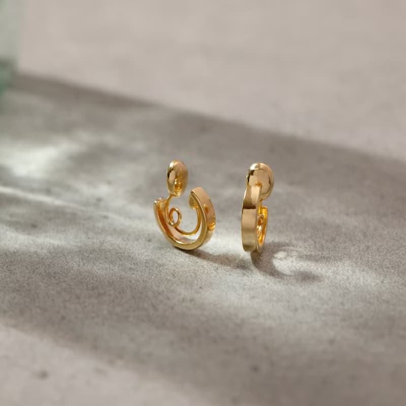 cradle-plain GD ―小ぶりでシンプルなゴールドライン miniループフィットイヤリング