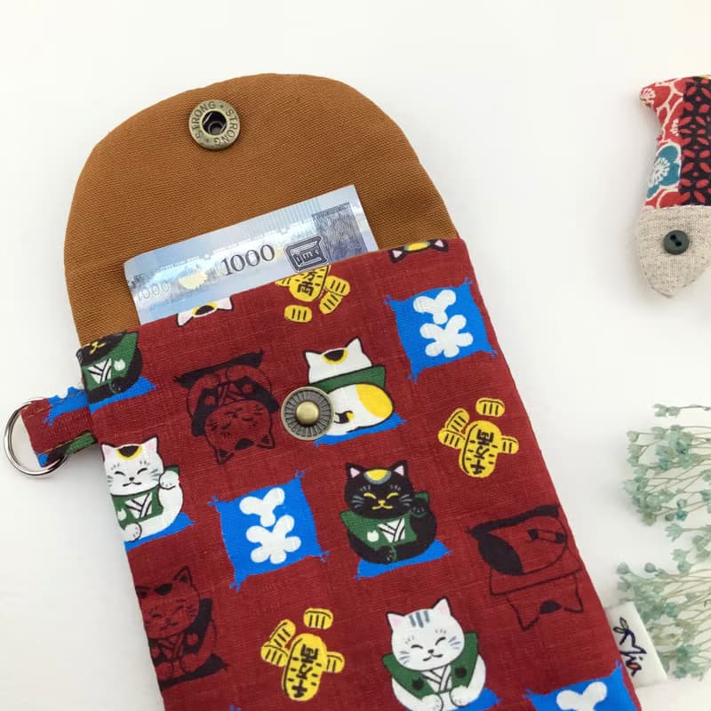 千萬兩招財貓— 鋪棉  紅包袋/手機袋/現金袋/護照袋—右邊款