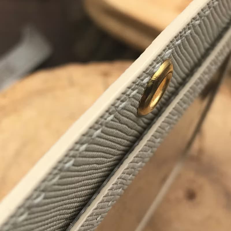 【職員證件套】白色十字紋牛皮/附真皮掛繩/可選直式橫式/手縫