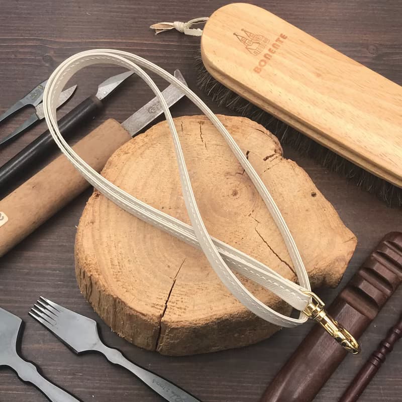 【職員證件套】白色十字紋牛皮/附真皮掛繩/可選直式橫式/手縫