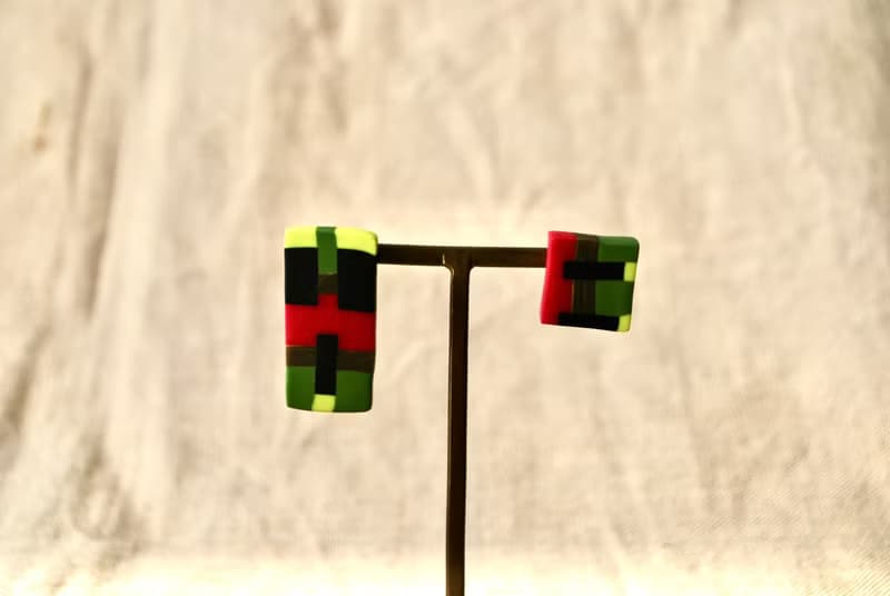 四角長四角アシメピアス　ピンク・グリーン・黒