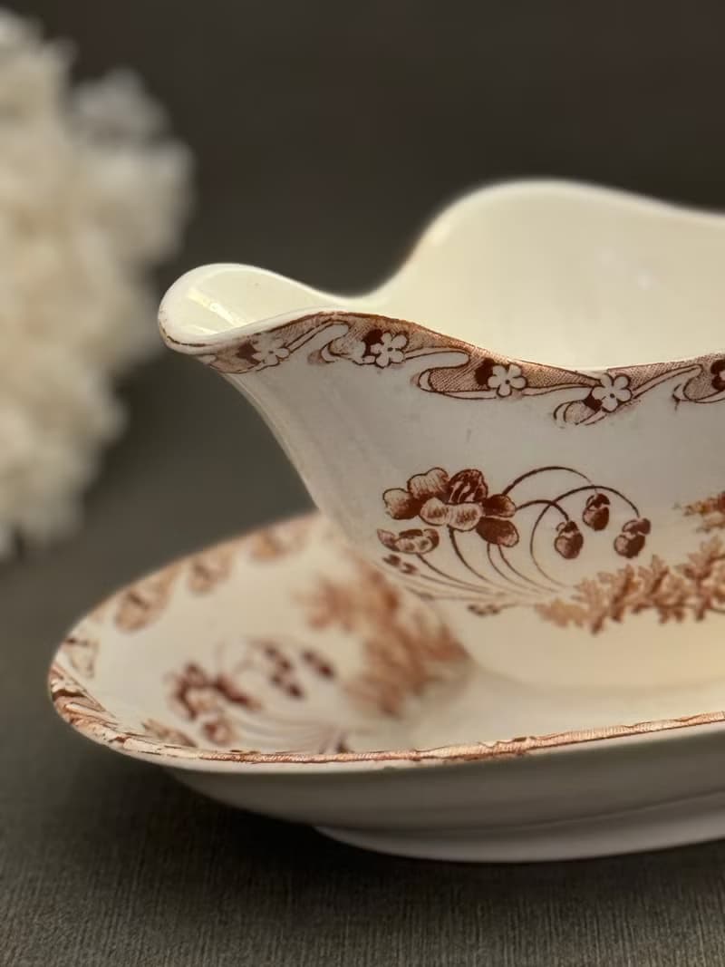 40182-稀有法國古董LONGWY棕褐色醬汁船CHARTRES model 系列