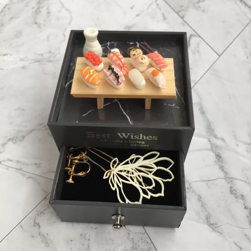 尤朵拉小屋 生日禮物、情人節禮物、袖珍日本鮭魚壽司、飾品盒