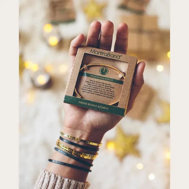 【MantraBand】美國悄悄話 金色圓滿雙圈對鍊 幸運紅繩手鍊 2件組(幸運紅繩手鍊)
