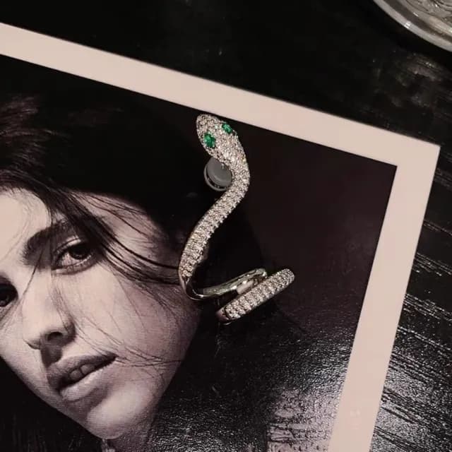 【bibi】時尚超閃鋯石蛇形耳釘女個性小眾設計感高級耳骨夾網紅氣質耳飾品