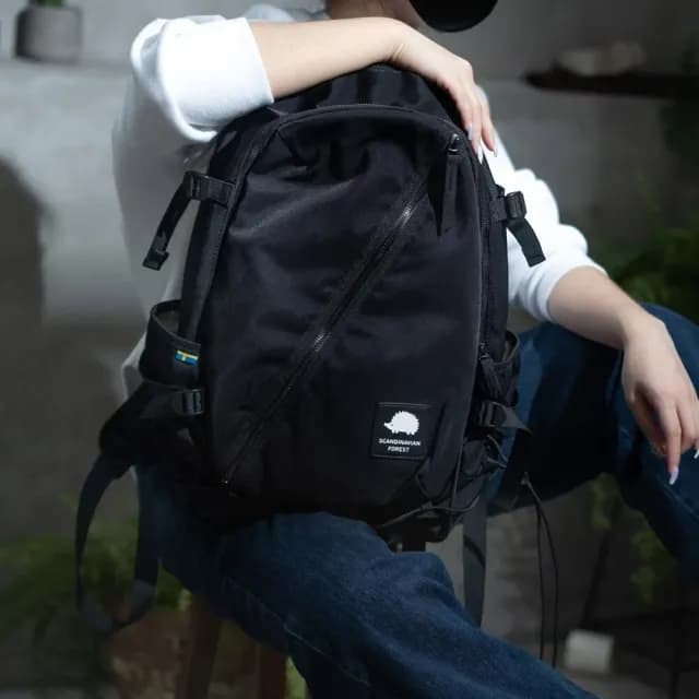 【SCANDINAVIAN FOREST 北歐小刺蝟】情人節禮物 309城市獵人Urban Outdoor-戶外電腦多功能後背包(黑色)