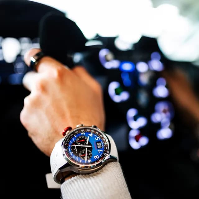【EDOX 伊度】限量賽車錶 BMW M MOTOSPORT  賽車計時石英錶/48mm 送禮 禮物 推薦(E38001.TINR.BUDN)