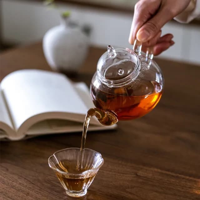 【傳真雅器】梨形彩把玻璃壺260ml(茶具 玻璃壺 茶壺 日式茶壺 泡茶用具 高山茶 普洱茶)